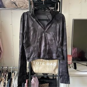 Lululemon it’s rulu cropped Camo Half zip